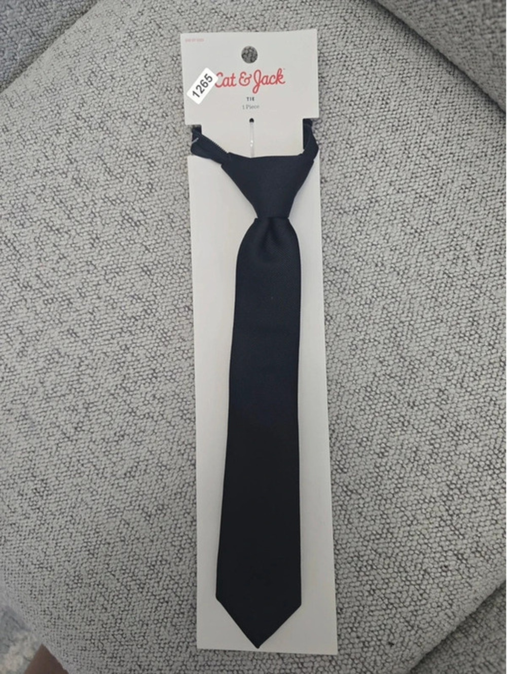 Brand new youth tie item, 1265 bin 24